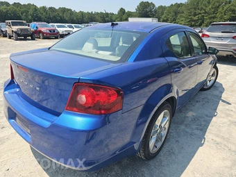 2012 Dodge Avenger SE - miniatura 4