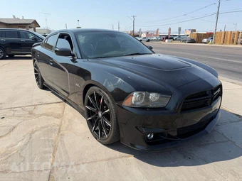 2012 Dodge Charger SRT8 - miniatura 4