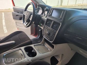 2012 Dodge Grand Caravan Crew 121.2" WB - miniatura 10