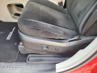 2012 Dodge Grand Caravan Crew 121.2" WB - miniatura 3