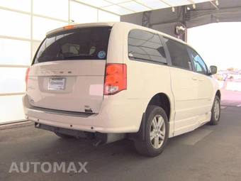 2012 Dodge Grand Caravan SXT 121.2" WB - miniatura 4
