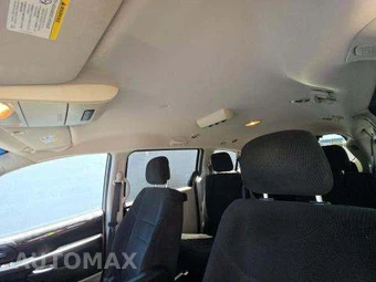 2012 Dodge Grand Caravan SXT 121.2" WB – miniatura 12