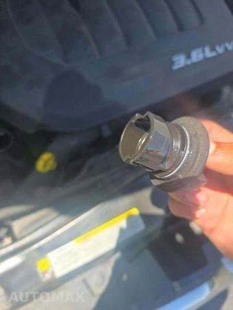 2012 Dodge Grand Caravan SXT 121.2" WB – miniatura 32