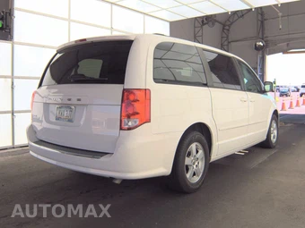 2012 Dodge Grand Caravan SXT 121.2" WB – miniatura 4