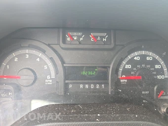 2012 Ford E-150 Commercial Cargo Van 138.0" WB – miniatura 12