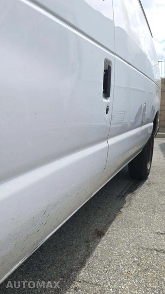 2012 Ford E-150 Commercial Cargo Van 138.0" WB – miniatura 24