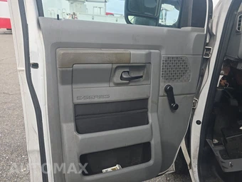 2012 Ford E-150 Commercial Cargo Van 138.0" WB – miniatura 9