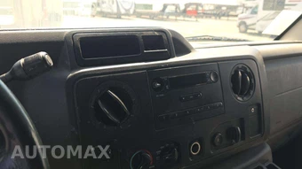 2012 Ford E-150 Commercial Cargo Van 138.0" WB – miniatura 39