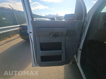 2012 Ford E-150 Commercial Cargo Van 138.0" WB – miniatura 9