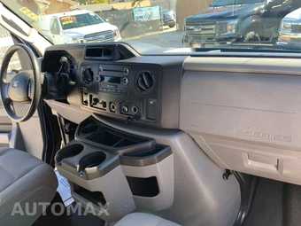 2012 Ford E-150 Commercial Cargo Van - miniatura 10