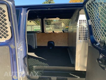 2012 Ford E-150 Commercial Cargo Van - miniatura 11