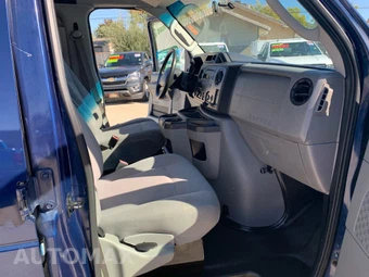 2012 Ford E-150 Commercial Cargo Van - miniatura 3