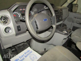 2012 Ford E-250 Commercial Cargo Van 138.0" WB – miniatura 9