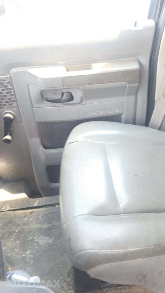 2012 Ford E-250 Commercial Cargo Van 138.0" WB – miniatura 33