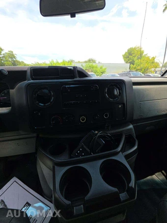 2012 Ford E-250 Commercial Cargo Van 138.0" WB – miniatura 10