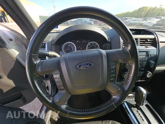 2012 Ford Escape Limited – miniatura 10