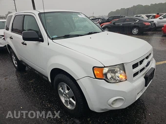 2012 Ford Escape XLS – miniatura 3