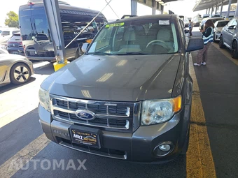 2012 Ford Escape XLT – miniatura 2