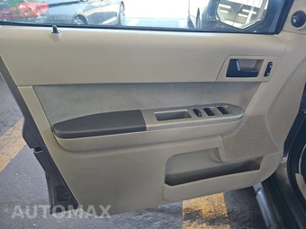2012 Ford Escape XLT – miniatura 9