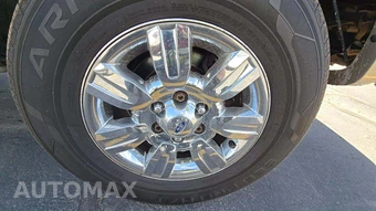 2012 Ford F-150 Lariat Crew Cab Medium Bed – miniatura 32