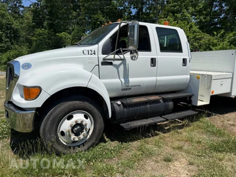 2012 Ford F-750 - miniatura 18