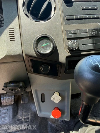 2012 Ford F-750 - miniatura 24