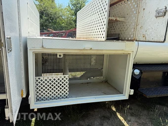 2012 Ford F-750 - miniatura 6