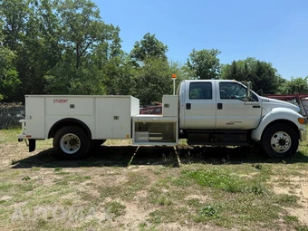 2012 Ford F-750 - miniatura 8