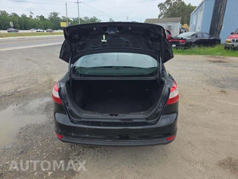 2012 Ford Focus S Sedan - miniatura 11