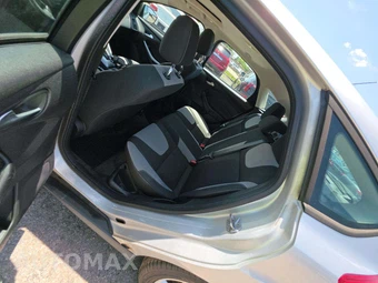 2012 Ford Focus SE Hatchback – miniatura 13