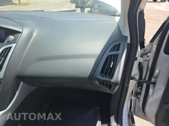 2012 Ford Focus SE Hatchback – miniatura 19