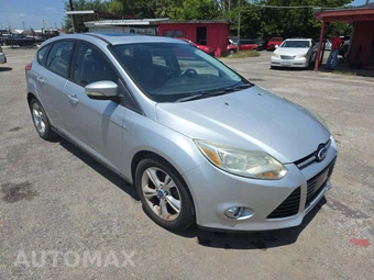 2012 Ford Focus SE Hatchback – miniatura 4