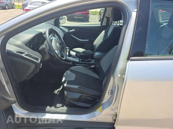 2012 Ford Focus SE Hatchback – miniatura 6