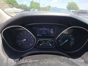 2012 Ford Focus SE Hatchback – miniatura 9