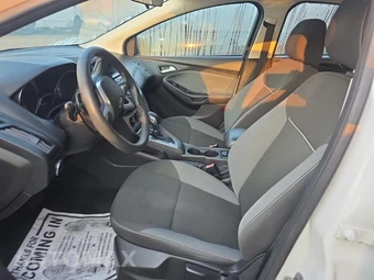 2012 Ford Focus SE Hatchback – miniatura 13