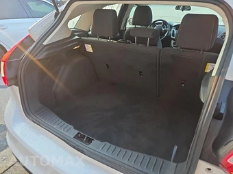 2012 Ford Focus SE Hatchback – miniatura 19