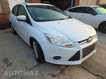 2012 Ford Focus SE Hatchback – miniatura 3