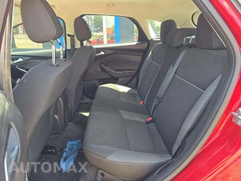 2012 Ford Focus SE Hatchback – miniatura 13