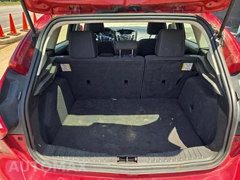 2012 Ford Focus SE Hatchback – miniatura 14