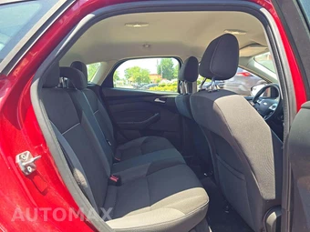 2012 Ford Focus SE Hatchback – miniatura 16