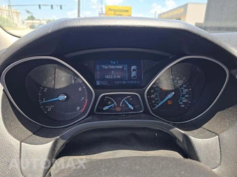 2012 Ford Focus SE Hatchback – miniatura 9