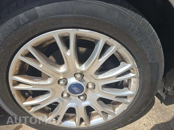 2012 Ford Focus SE Hatchback – miniatura 24