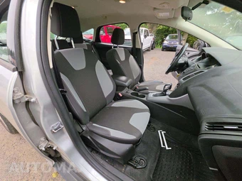2012 Ford Focus SE Hatchback – miniatura 15