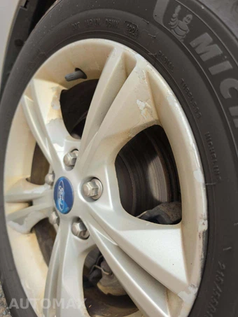 2012 Ford Focus SE Hatchback – miniatura 31