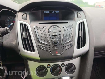 2012 Ford Focus SE Hatchback – miniatura 7