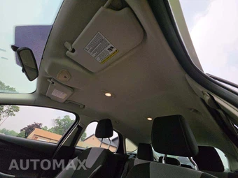 2012 Ford Focus SE Hatchback – miniatura 8