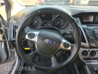 2012 Ford Focus SE Hatchback - miniatura 10