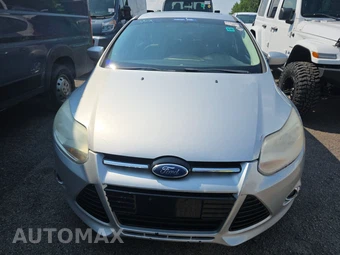 2012 Ford Focus SE Hatchback - miniatura 2