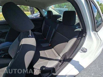 2012 Ford Focus SE Sedan – miniatura 13