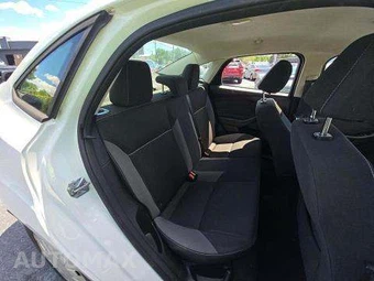 2012 Ford Focus SE Sedan – miniatura 16